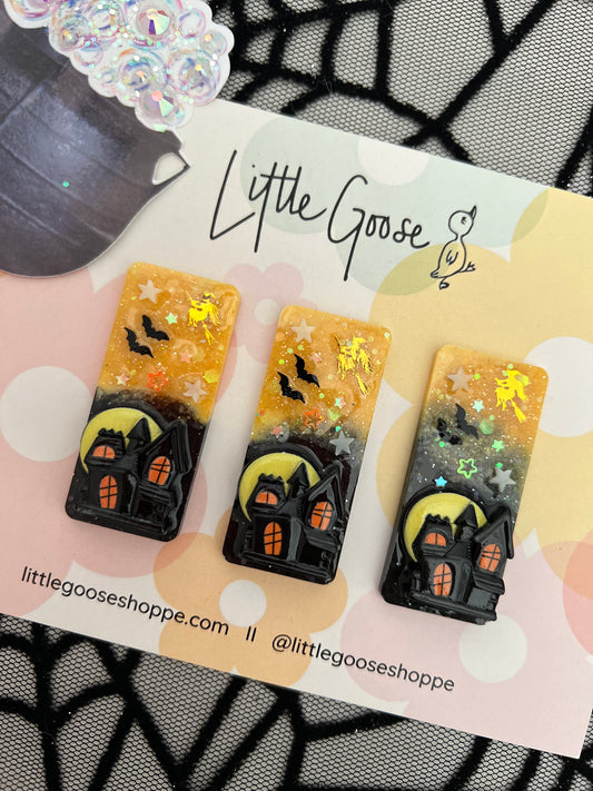 Happy Haunting Resin Clip