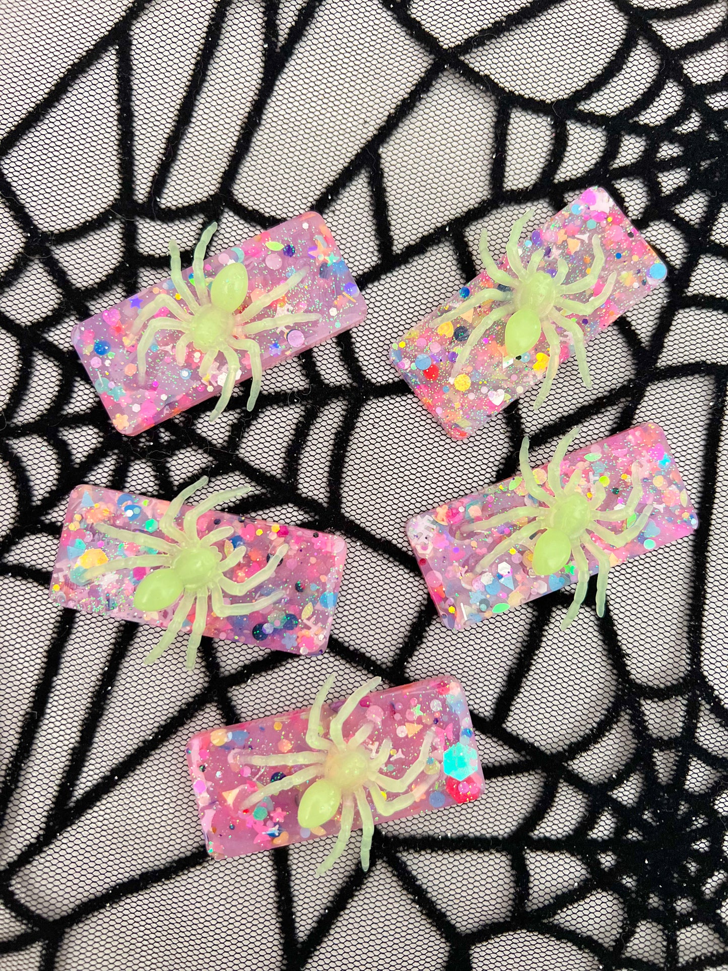 Sparkly Spiders Resin Clip