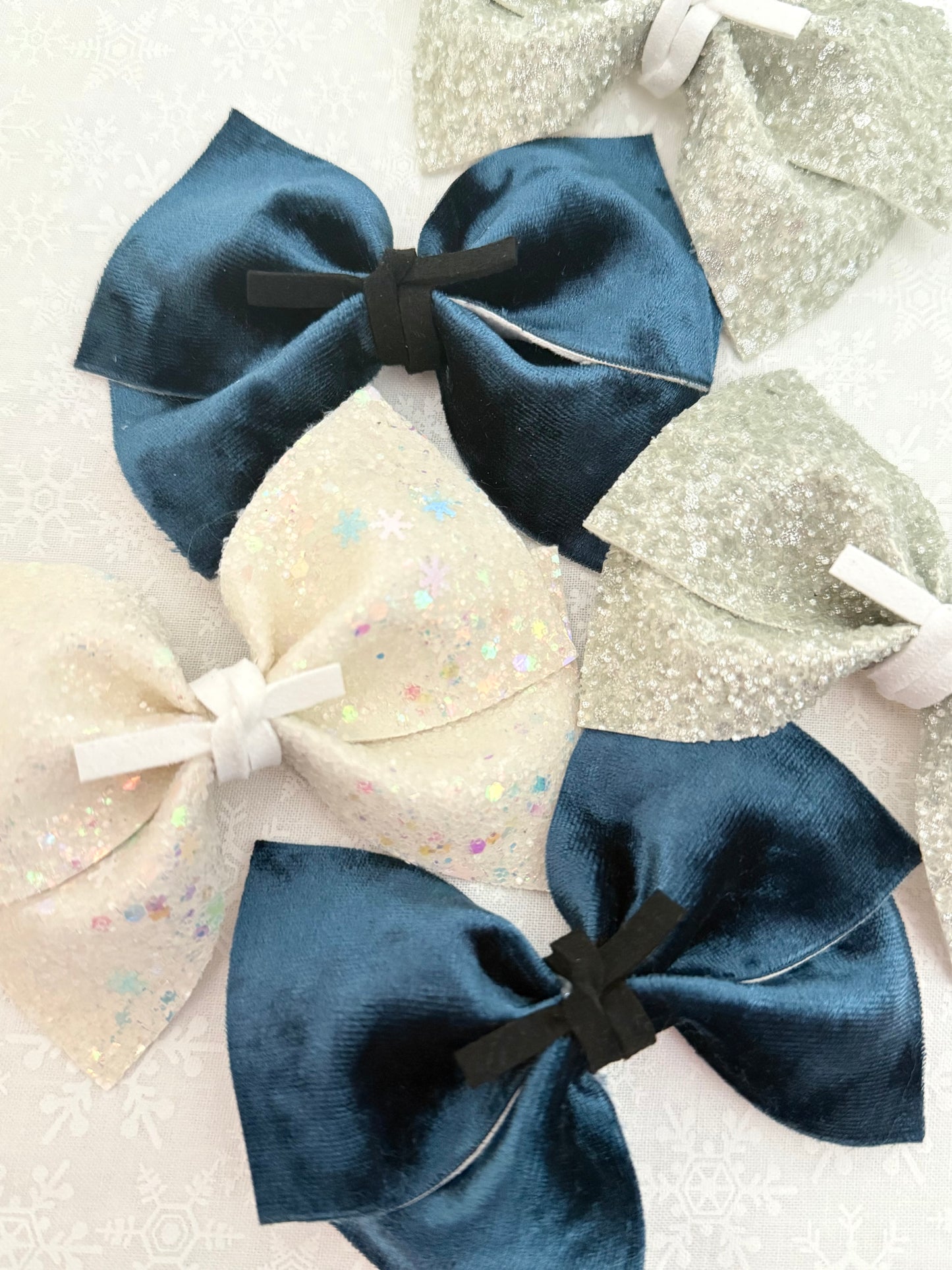 Navy Velvet // Lena Bow