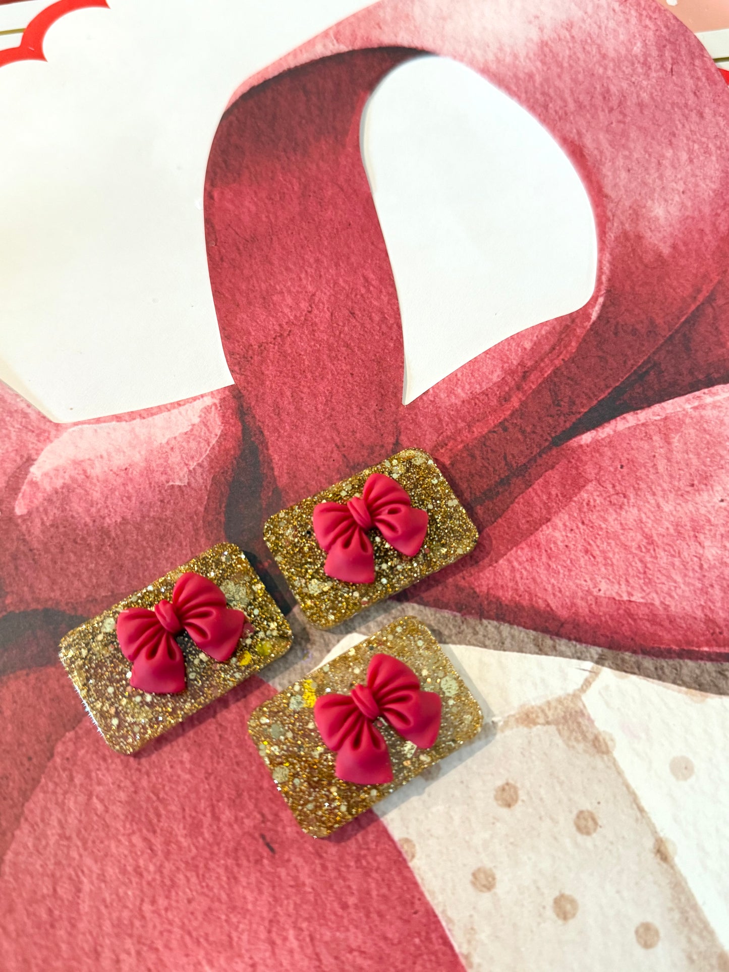 Red Bows on Gold // Resin Bar Clip