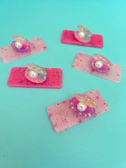 Seashell with Pearls // Resin Bar Clip