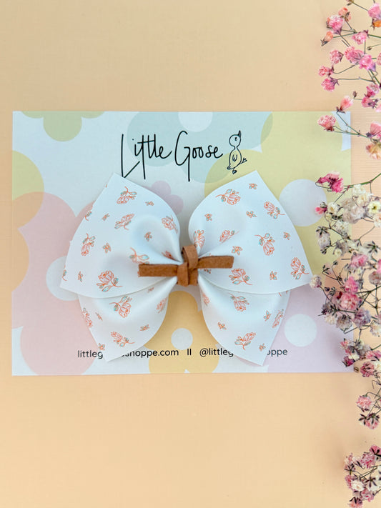 Dainty Rose // Lena Bow