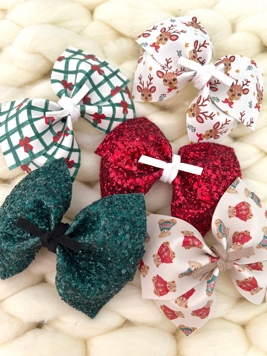 Traditional Christmas Bows  // Lena Bow