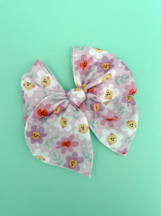 Smiley Daisies // Frankie Bow