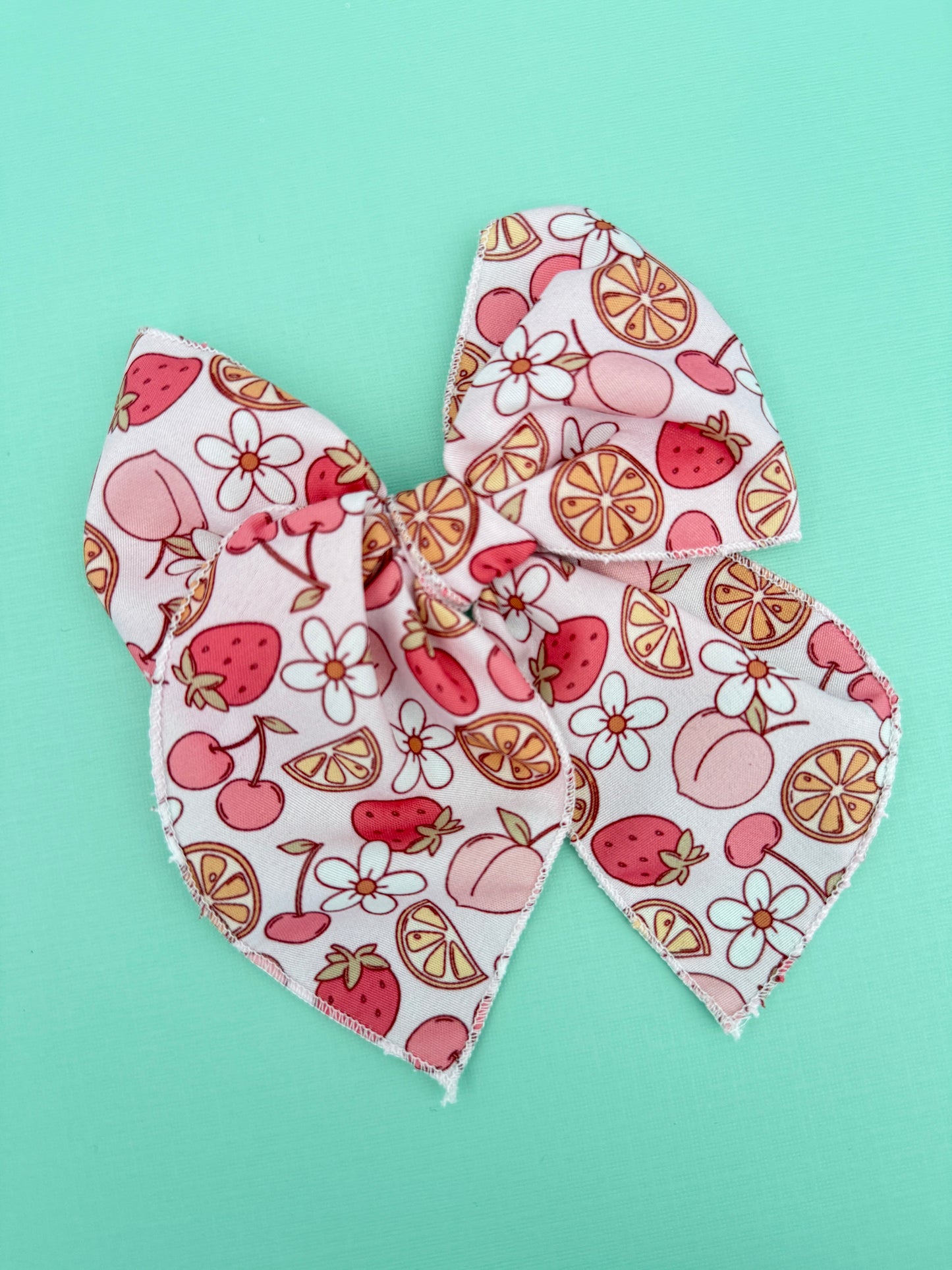 Strawberries & Daisies // Frankie Bow